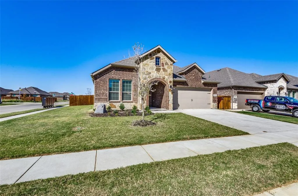 3205 Platinum Road