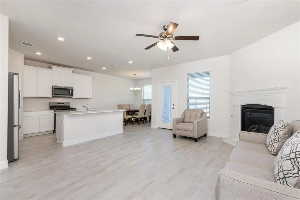 3205 Platinum Road