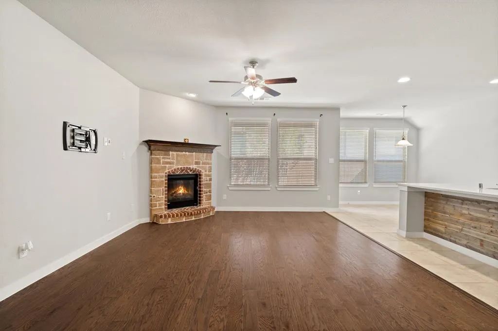 1401 Macaw Court