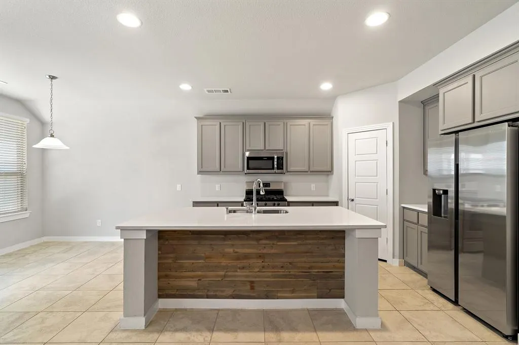 1401 Macaw Court