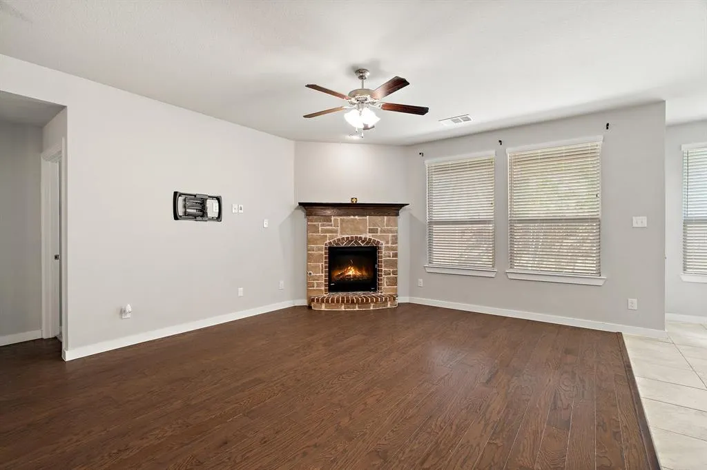 1401 Macaw Court