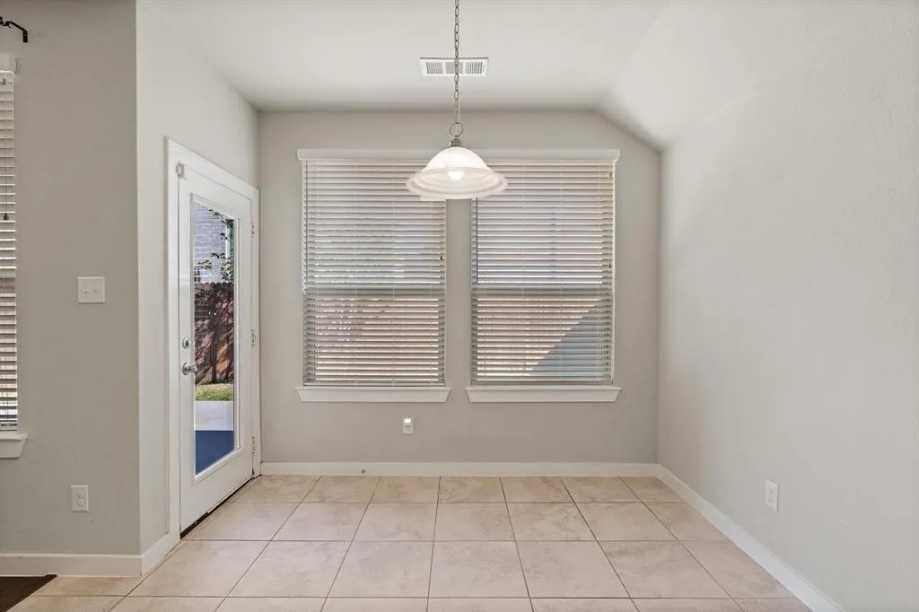 1401 Macaw Court