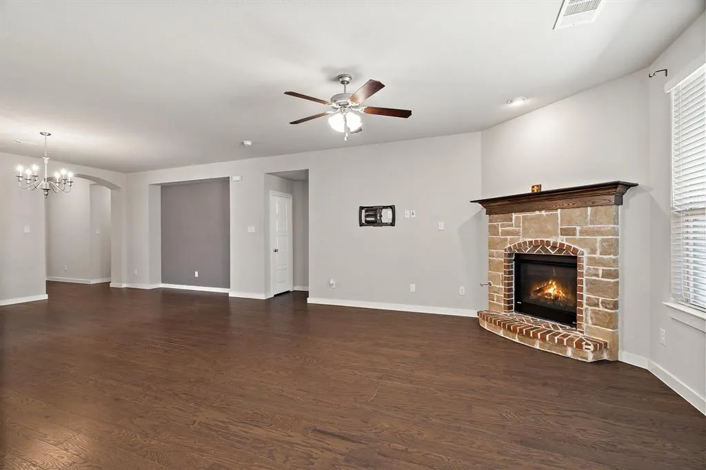 1401 Macaw Court