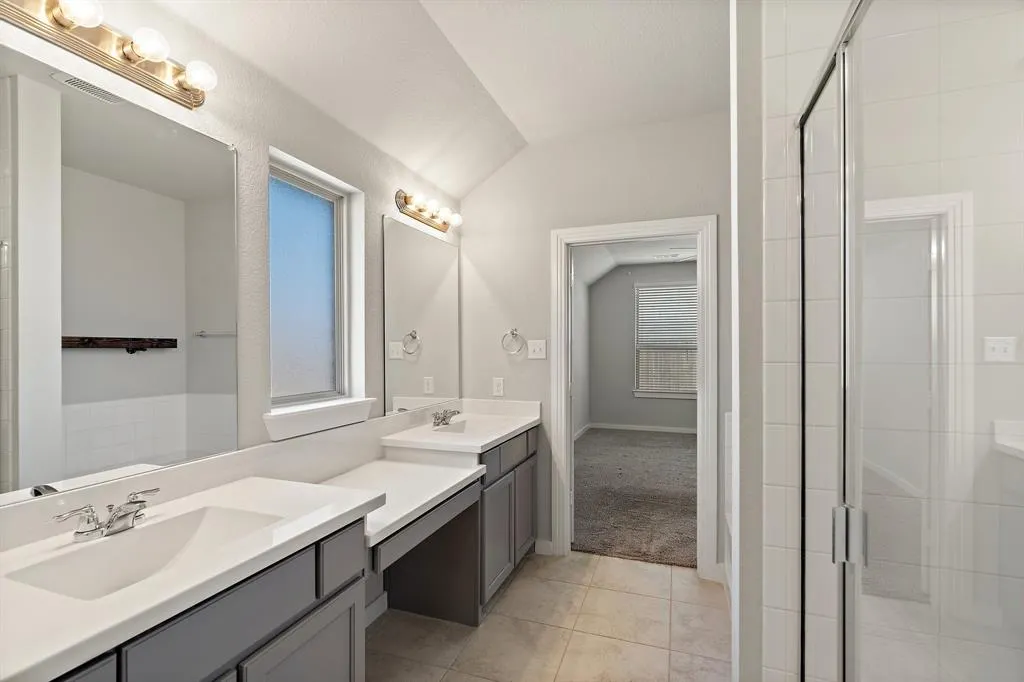1401 Macaw Court