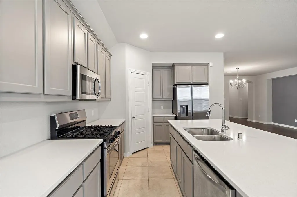 1401 Macaw Court