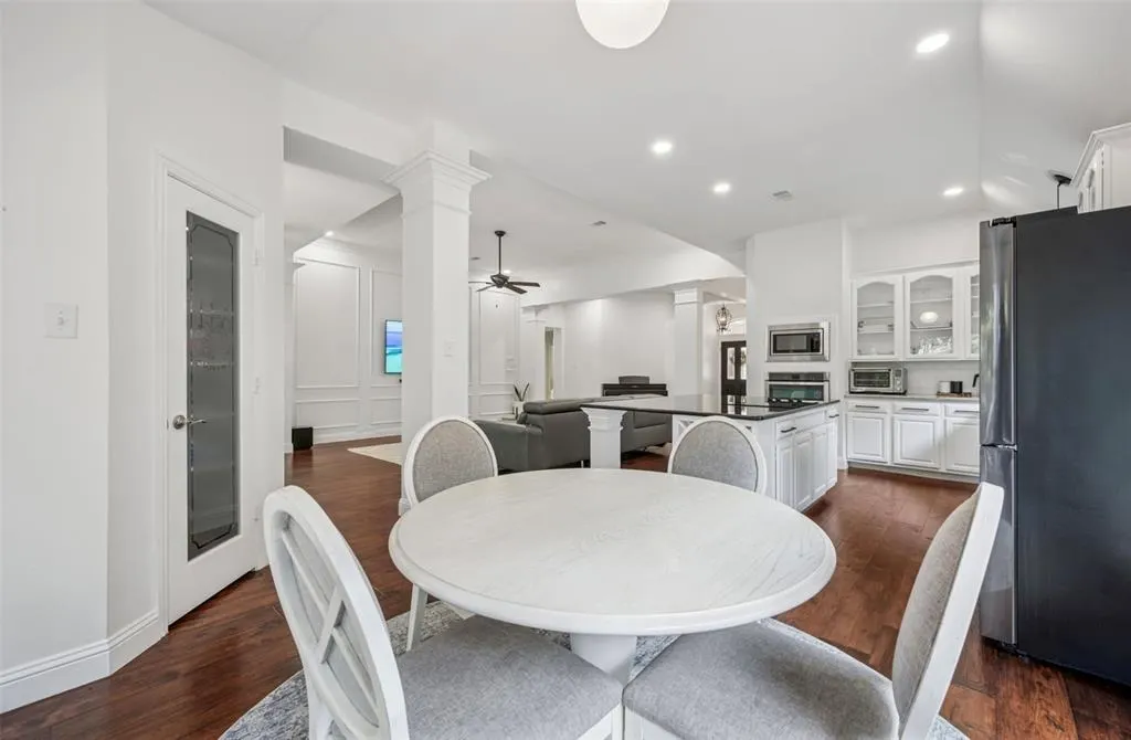815 Rolling Meadows Court