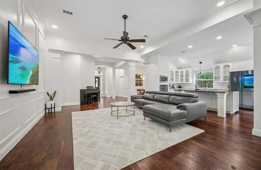 815 Rolling Meadows Court