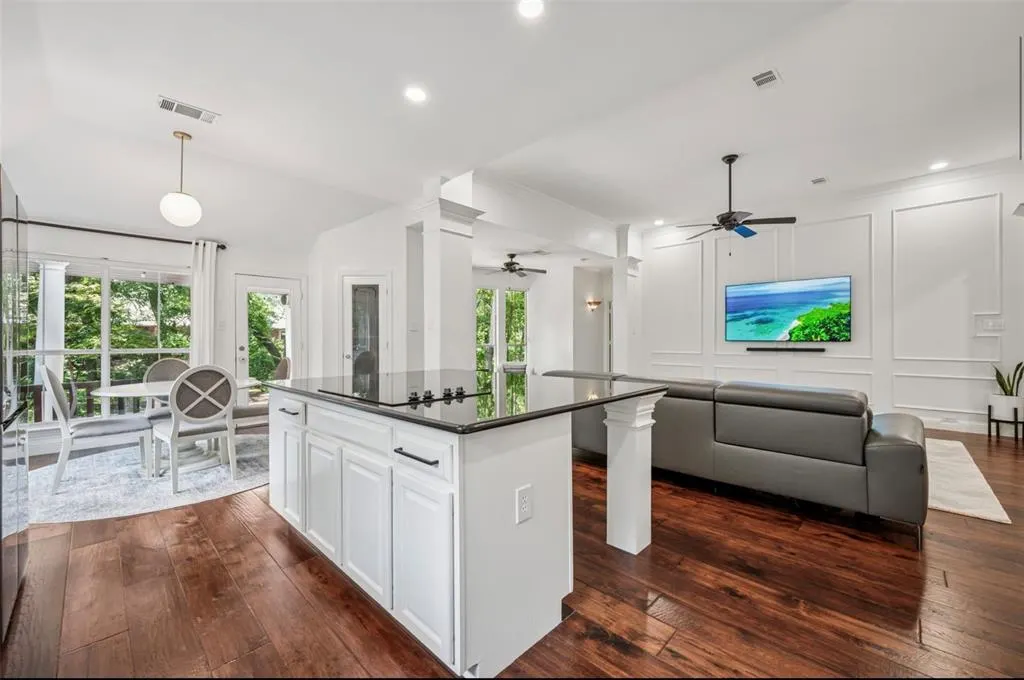815 Rolling Meadows Court