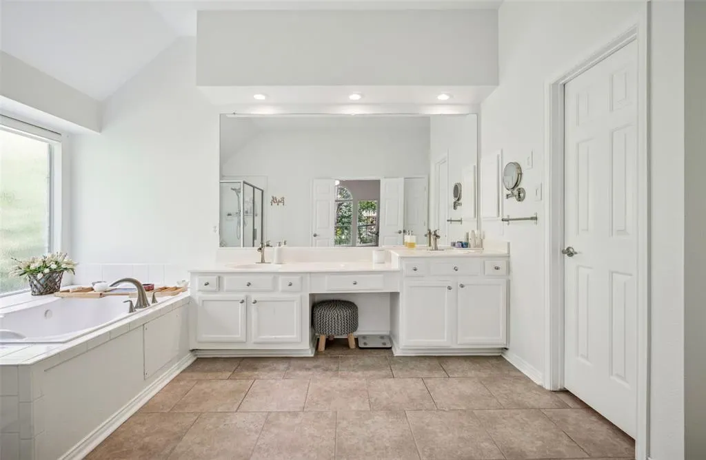815 Rolling Meadows Court