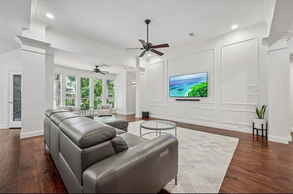 815 Rolling Meadows Court