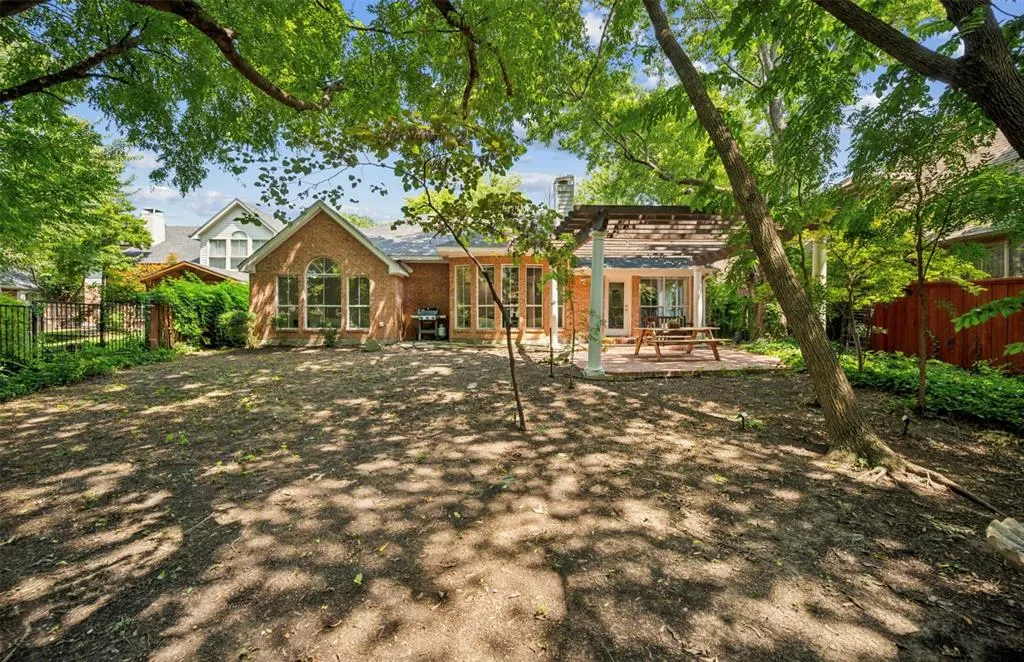 815 Rolling Meadows Court