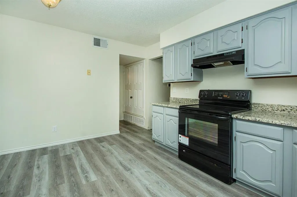 7817 Steppington