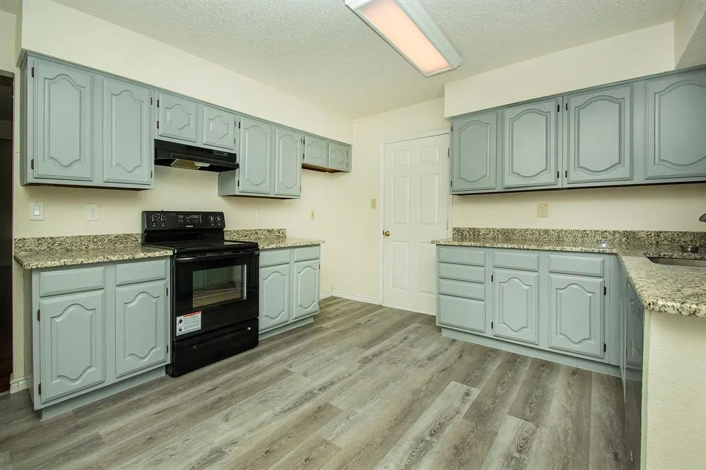 7817 Steppington