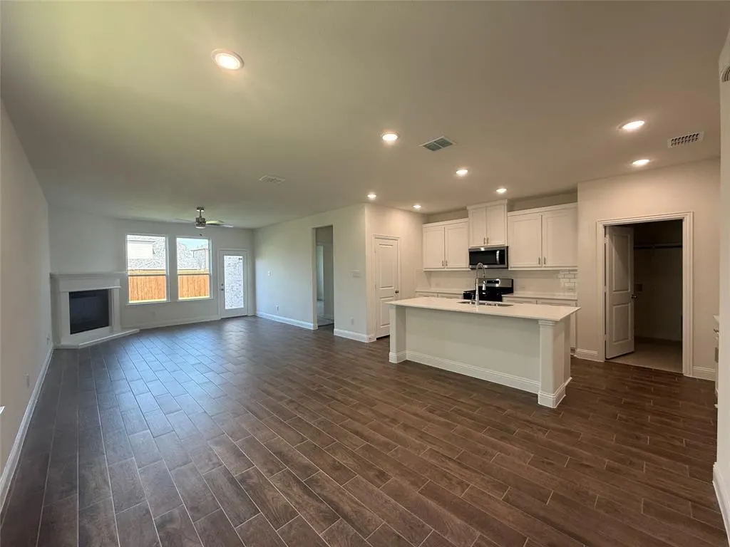 808 Santa Lucia Drive