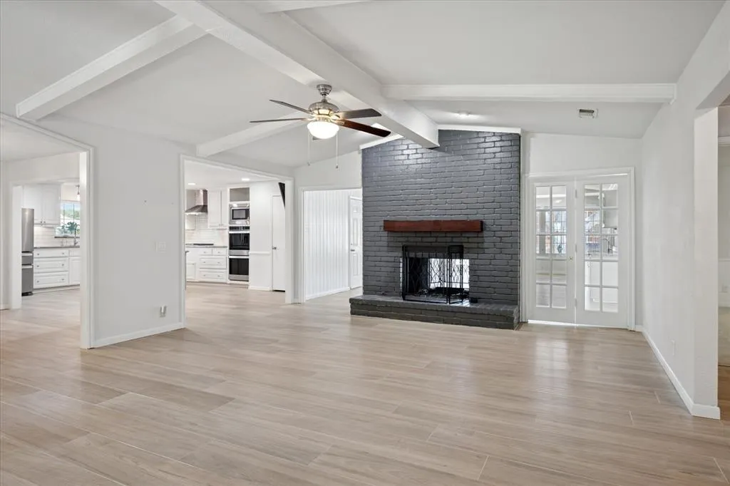 2801 Elmcrest Circle