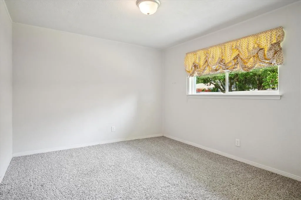 2801 Elmcrest Circle