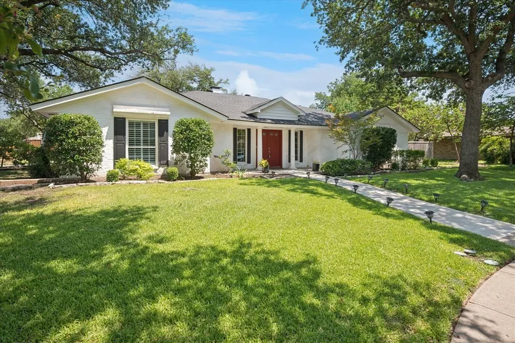 2801 Elmcrest Circle
