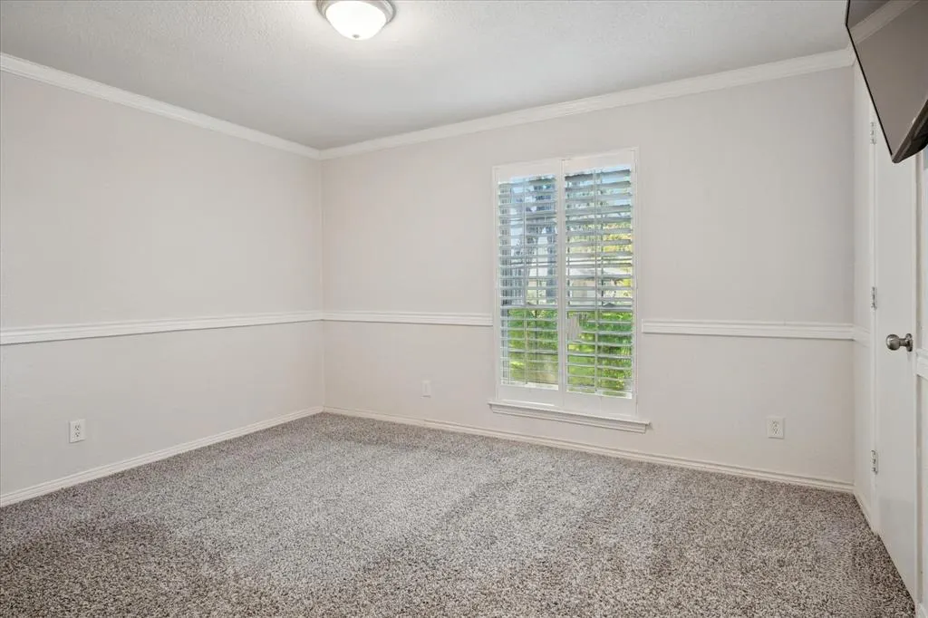 2801 Elmcrest Circle