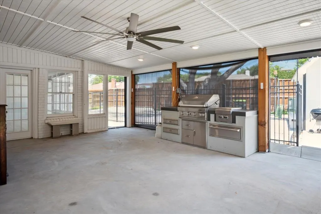 2801 Elmcrest Circle