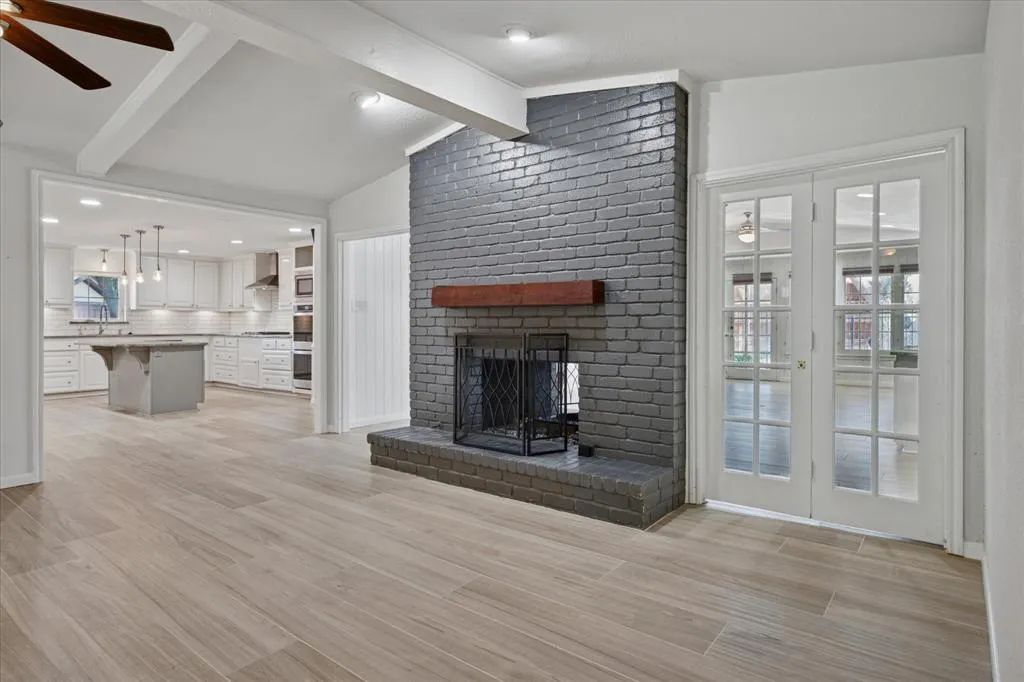 2801 Elmcrest Circle