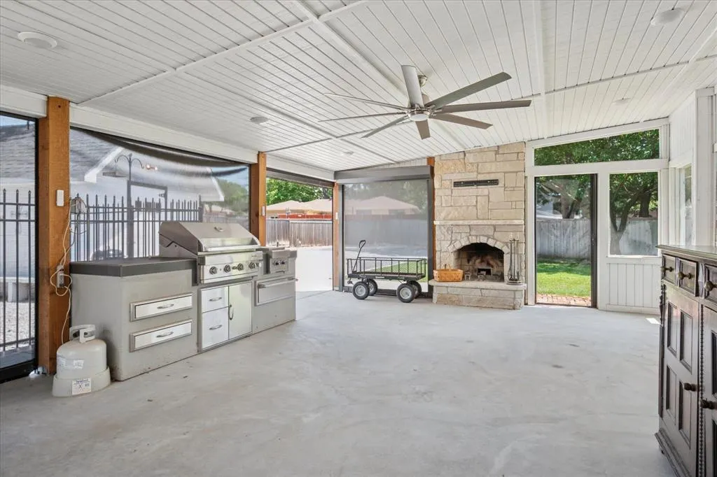 2801 Elmcrest Circle