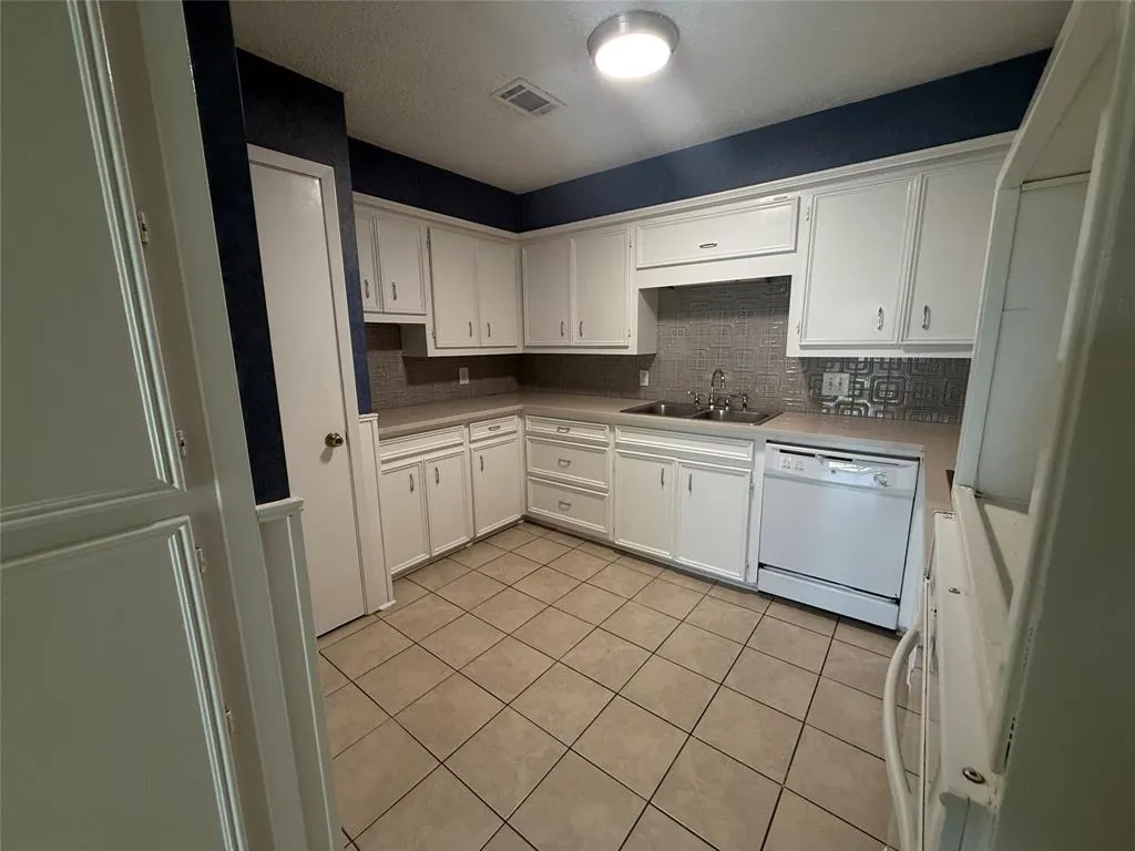 326 Candlewood Place, #324