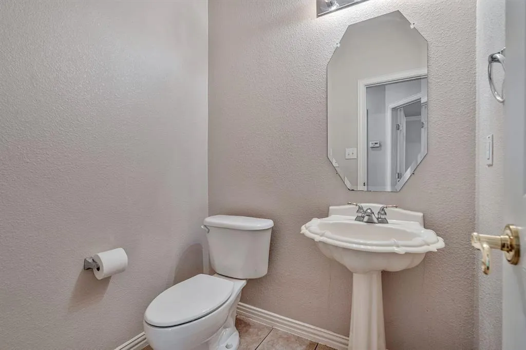 3469 Lincoln Drive