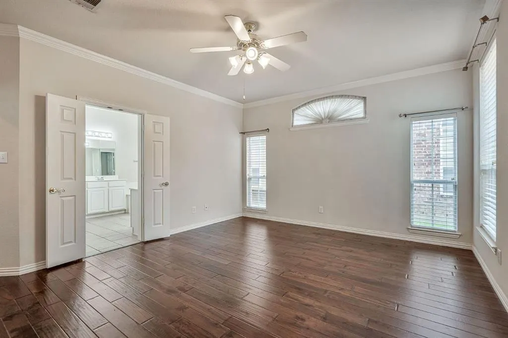 3469 Lincoln Drive