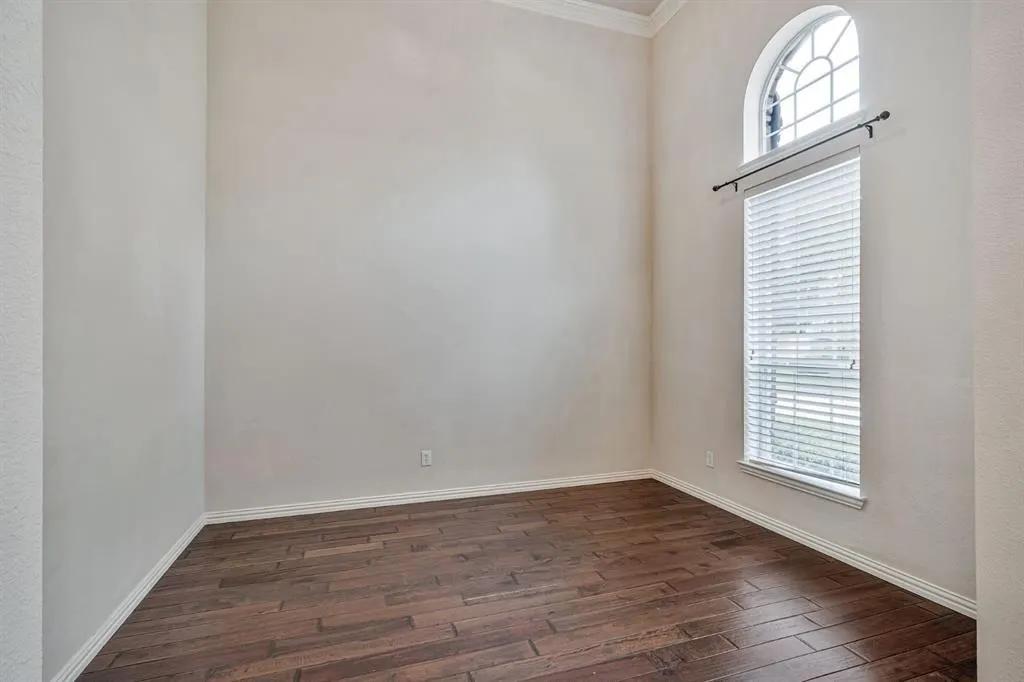 3469 Lincoln Drive