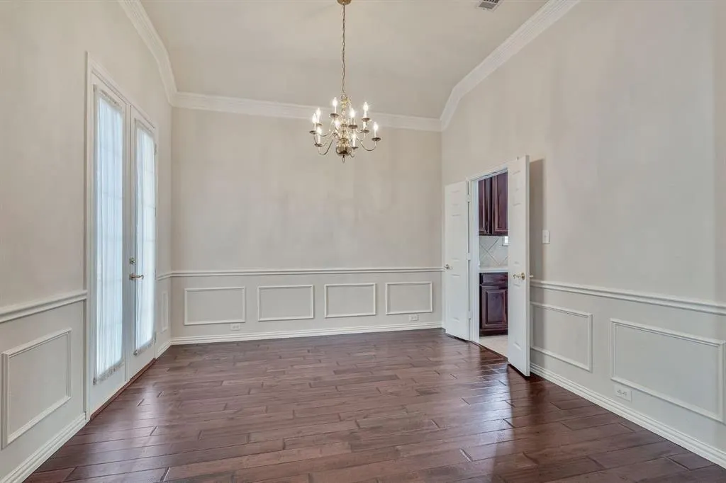 3469 Lincoln Drive