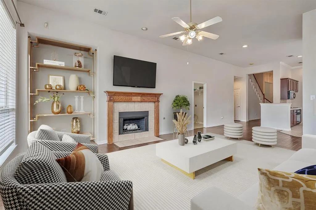 3469 Lincoln Drive