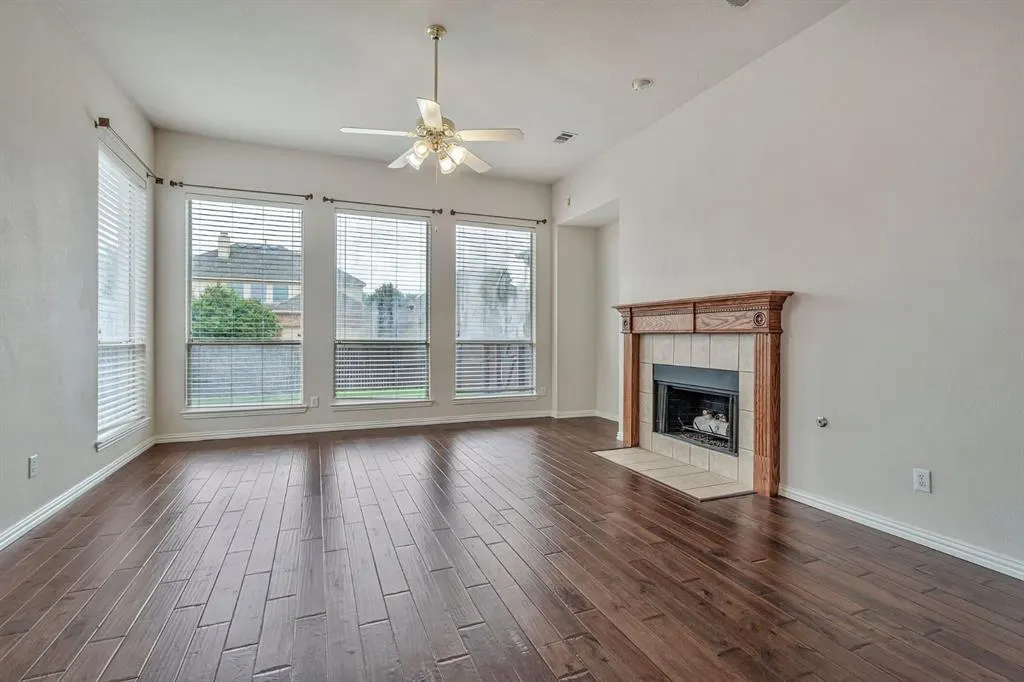 3469 Lincoln Drive