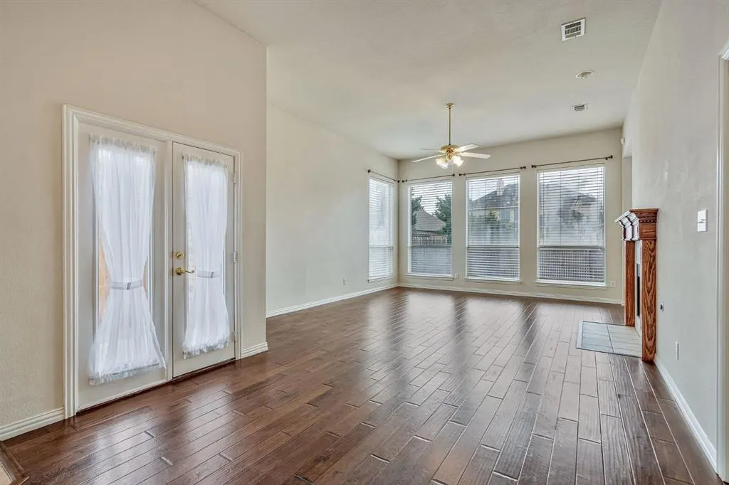 3469 Lincoln Drive
