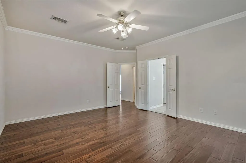3469 Lincoln Drive