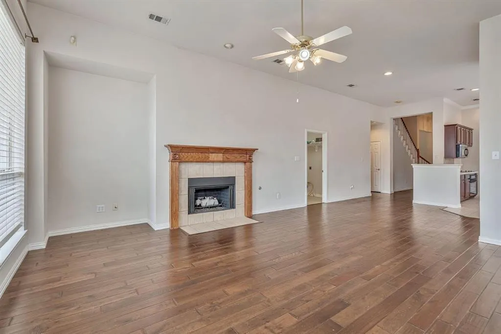 3469 Lincoln Drive