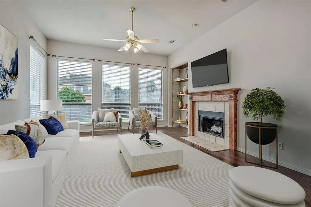 3469 Lincoln Drive