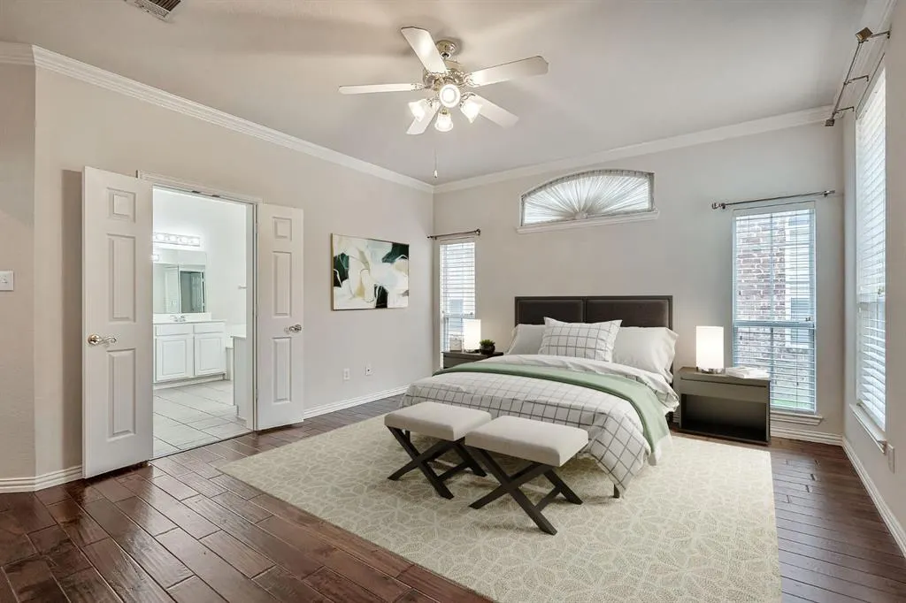3469 Lincoln Drive