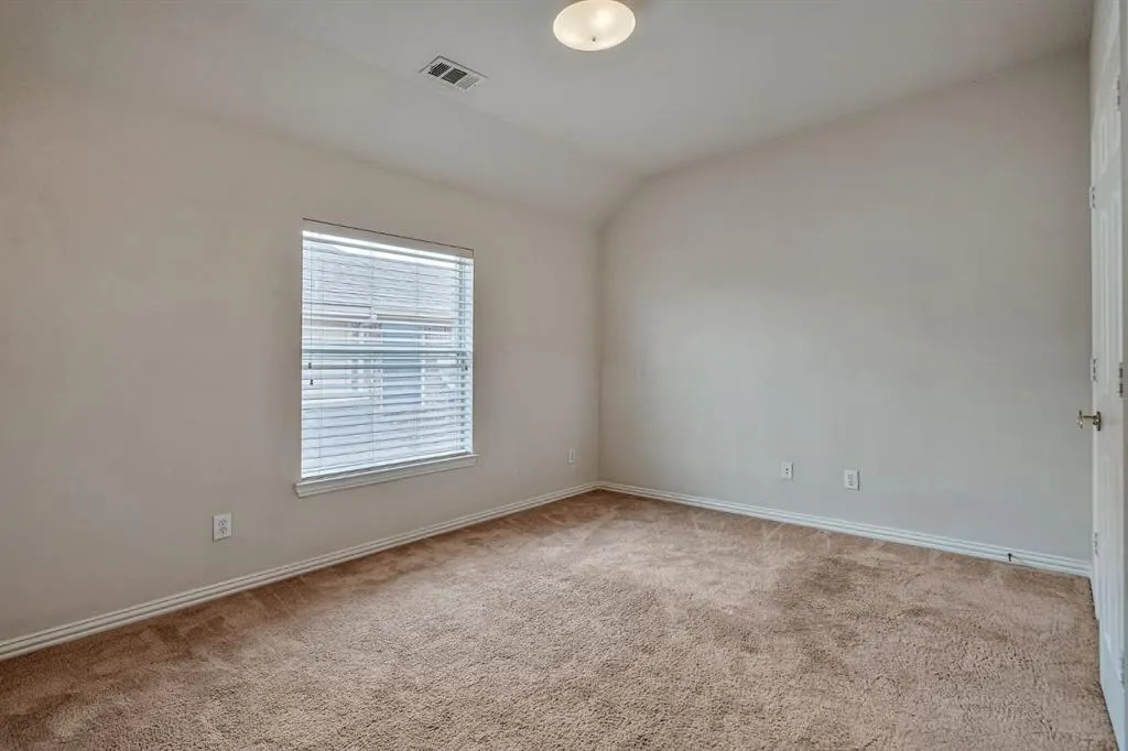 3469 Lincoln Drive