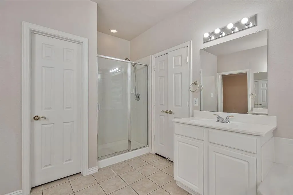 3469 Lincoln Drive