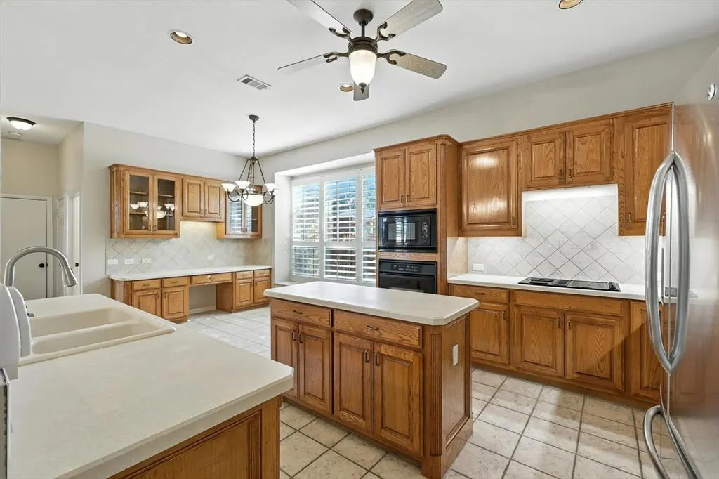 7700 Red Clover Drive