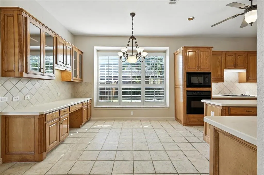 7700 Red Clover Drive