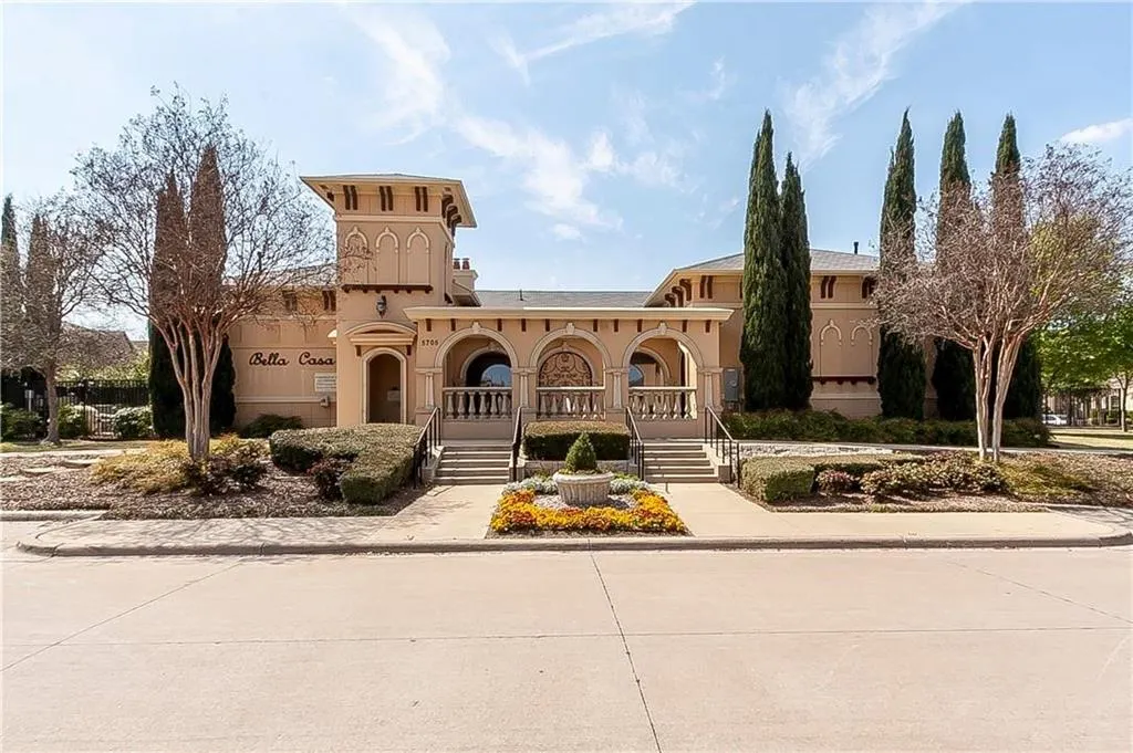 6833 Cortona Lane