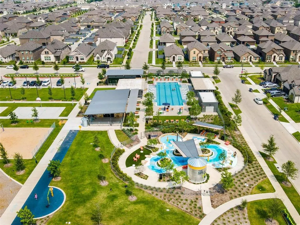 7001 Mapleshade Way