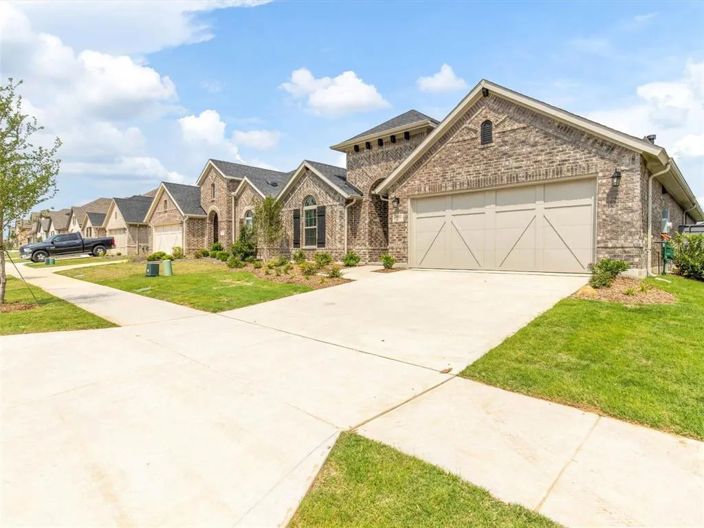 7001 Mapleshade Way