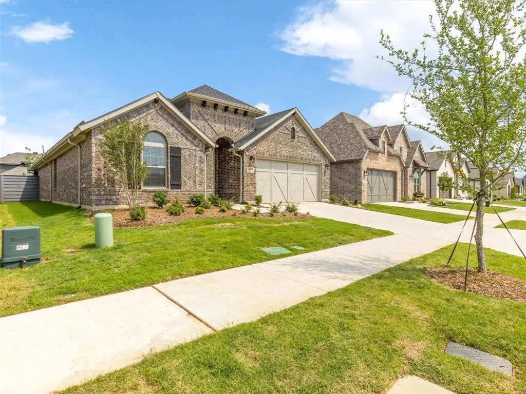 7001 Mapleshade Way