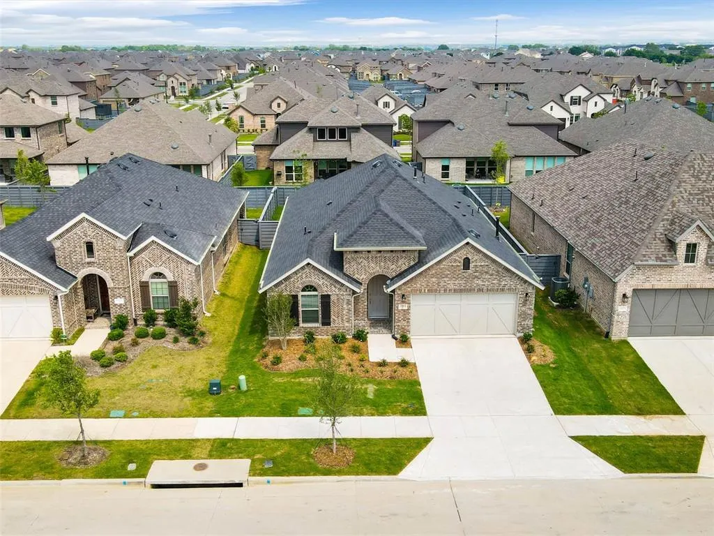 7001 Mapleshade Way