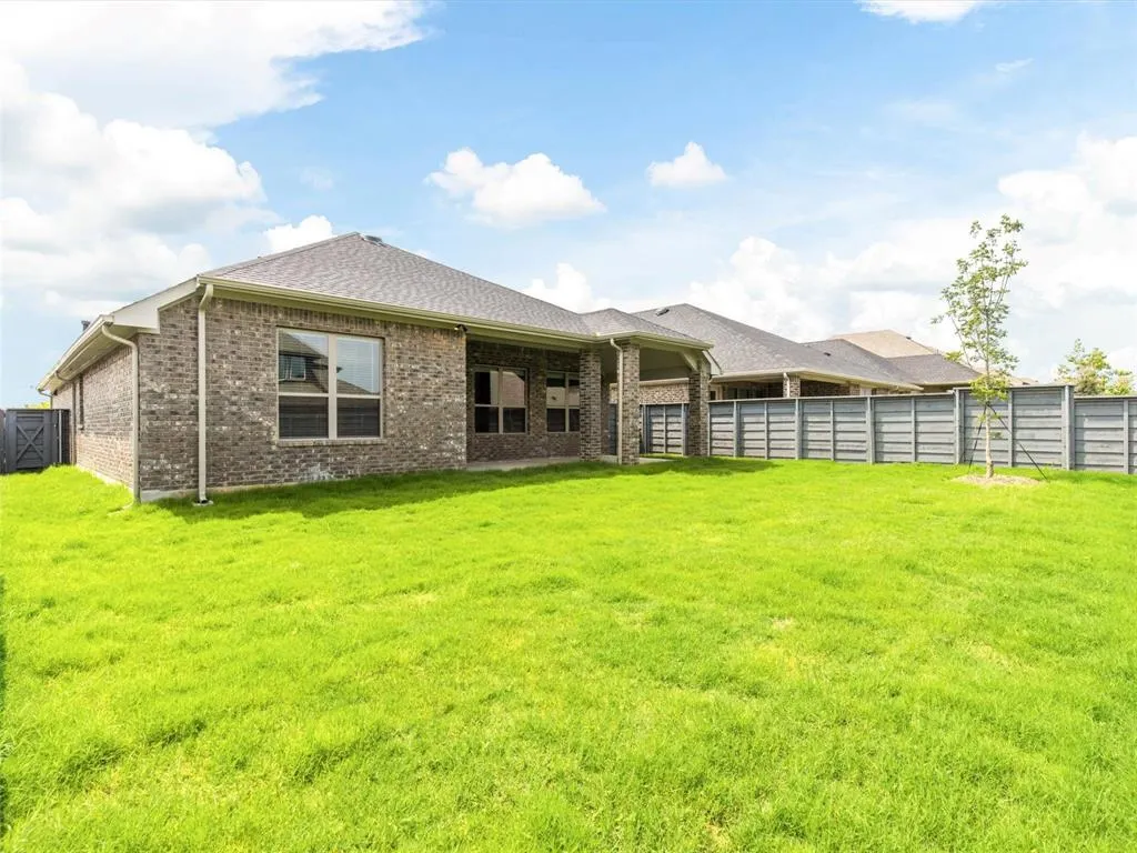 7001 Mapleshade Way