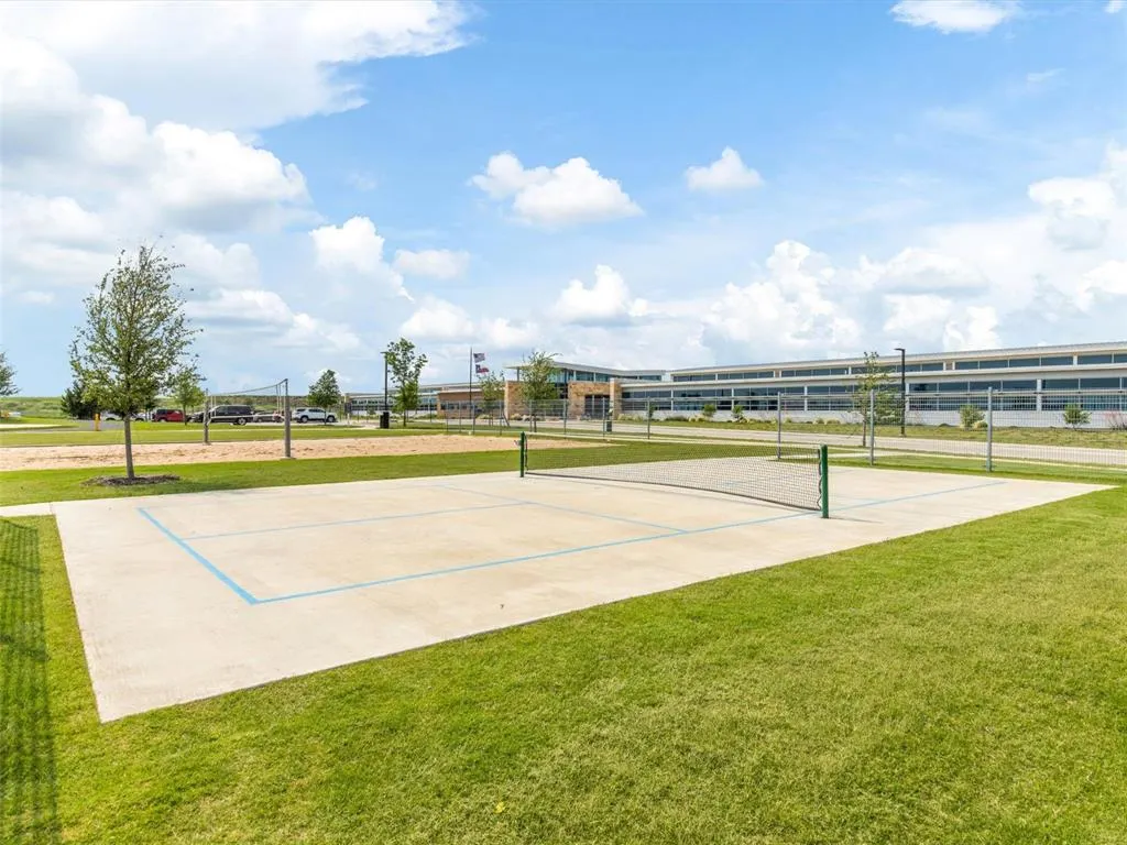 7001 Mapleshade Way