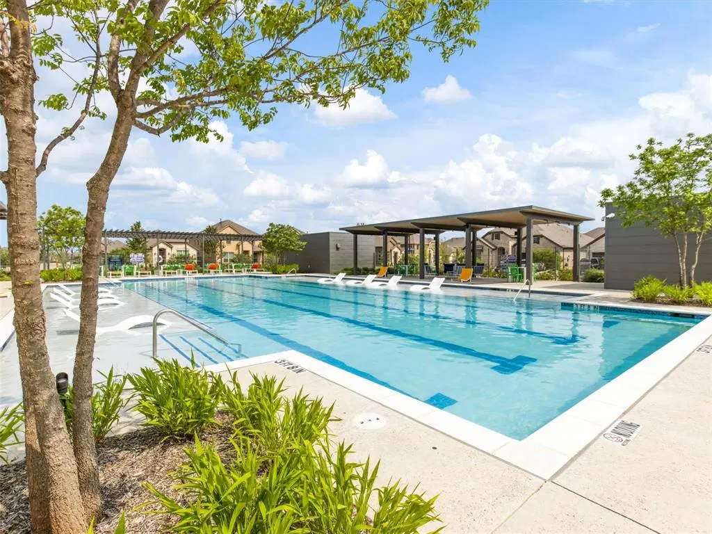 7001 Mapleshade Way