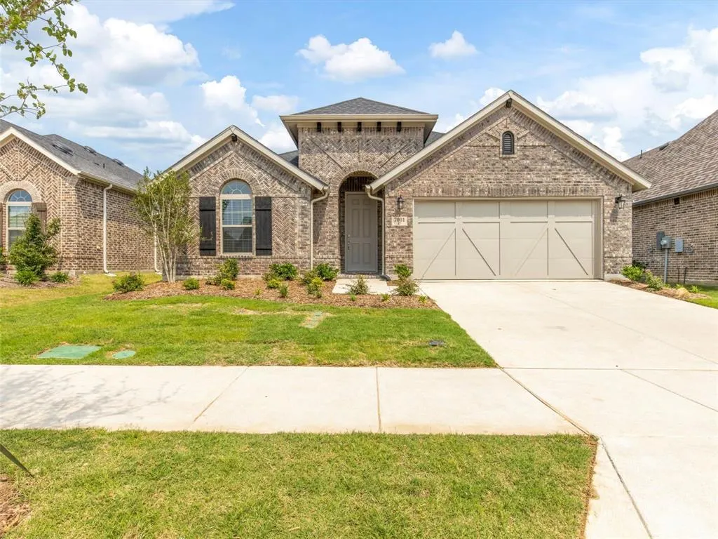 7001 Mapleshade Way